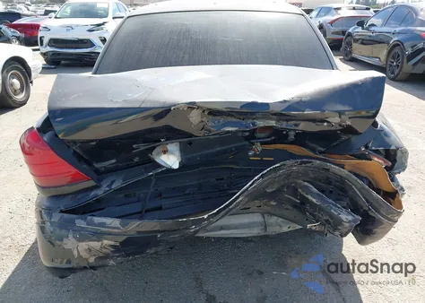 2011 Ford Crown Victoria Police Interceptor z USA, uszkodzony, nr VIN 2FABP7BVXBX167949